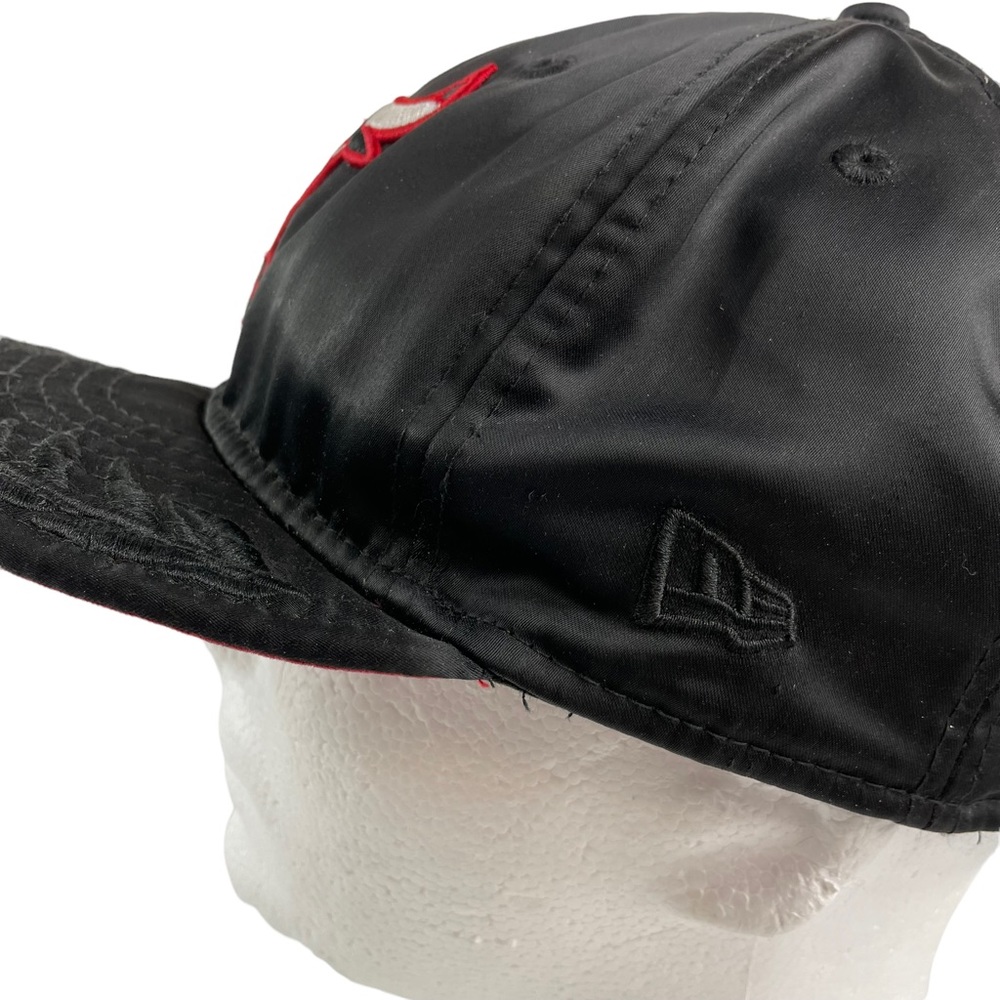 Chicago Bulls Unique Embroidered Brim Sleek New Era Hardwood Classics Patch M/L - Picture 2 of 16